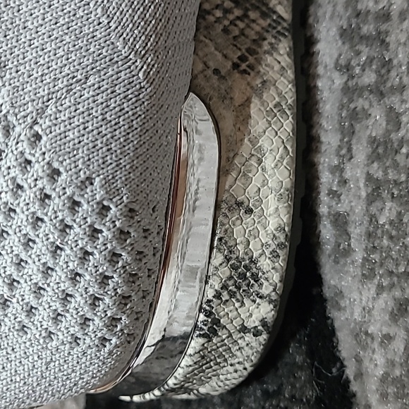 URBAN SPORT METALLIC GRAY SNAKE PRINT J SLIDES SNEAKERS - Picture 5 of 13